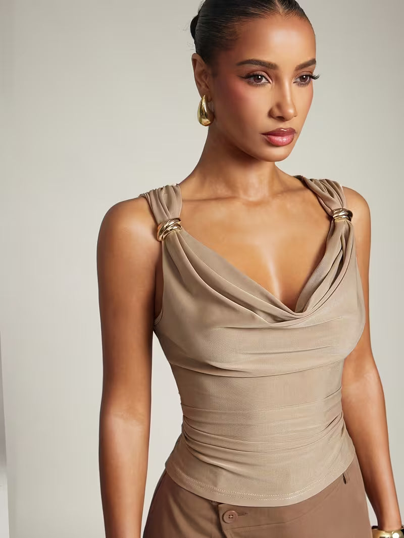 ALMUDENA | Blusa sin Mangas con Detalle Dorado