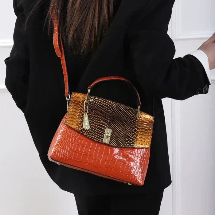 ALICIA | Bolso Estructurado Efecto Serpiente