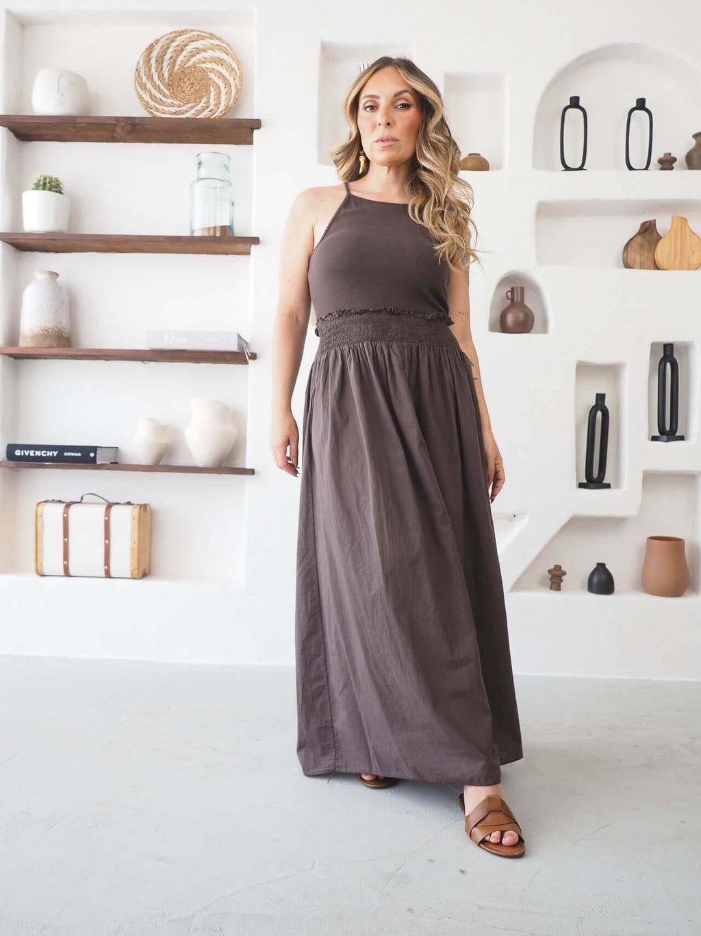 NAILA | Vestido Básico de Tirantes