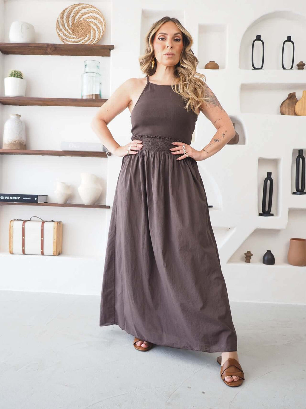 NAILA | Vestido Básico de Tirantes