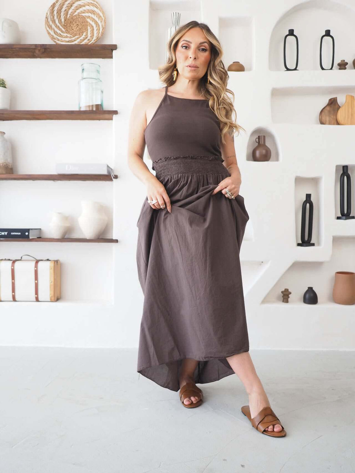 NAILA | Vestido Básico de Tirantes