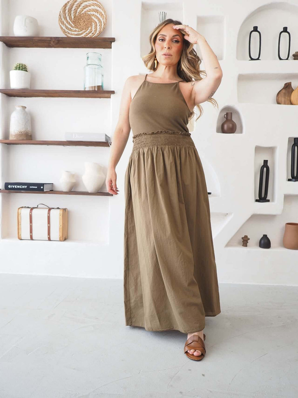 NAILA | Vestido Básico de Tirantes