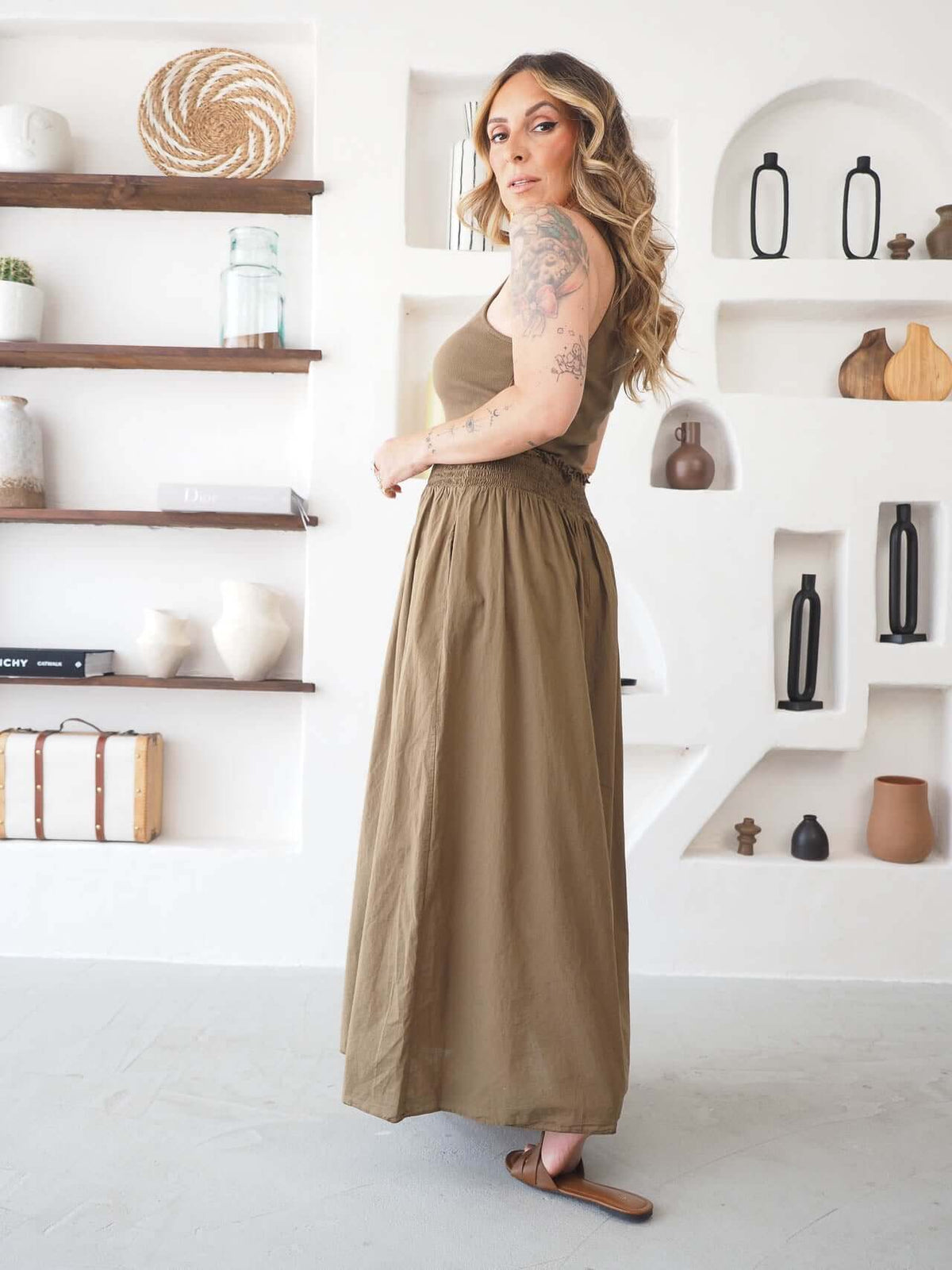 NAILA | Vestido Básico de Tirantes