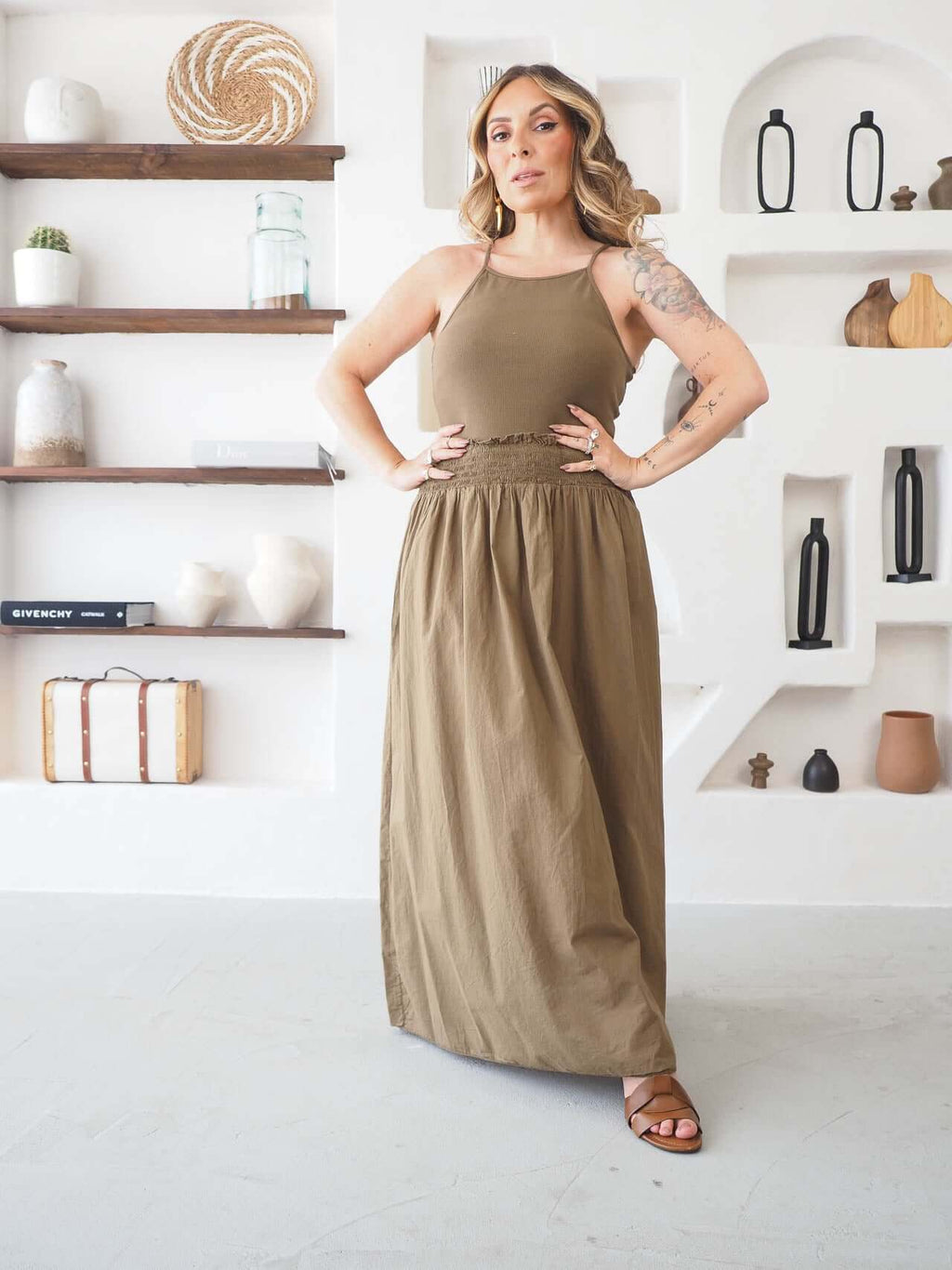 NAILA | Vestido Básico de Tirantes