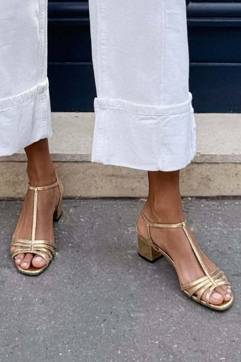 ALEGRE | Sandalias Doradas de Diario