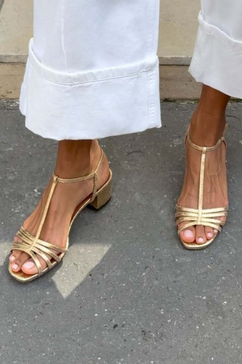 ALEGRE | Sandalias Doradas de Diario