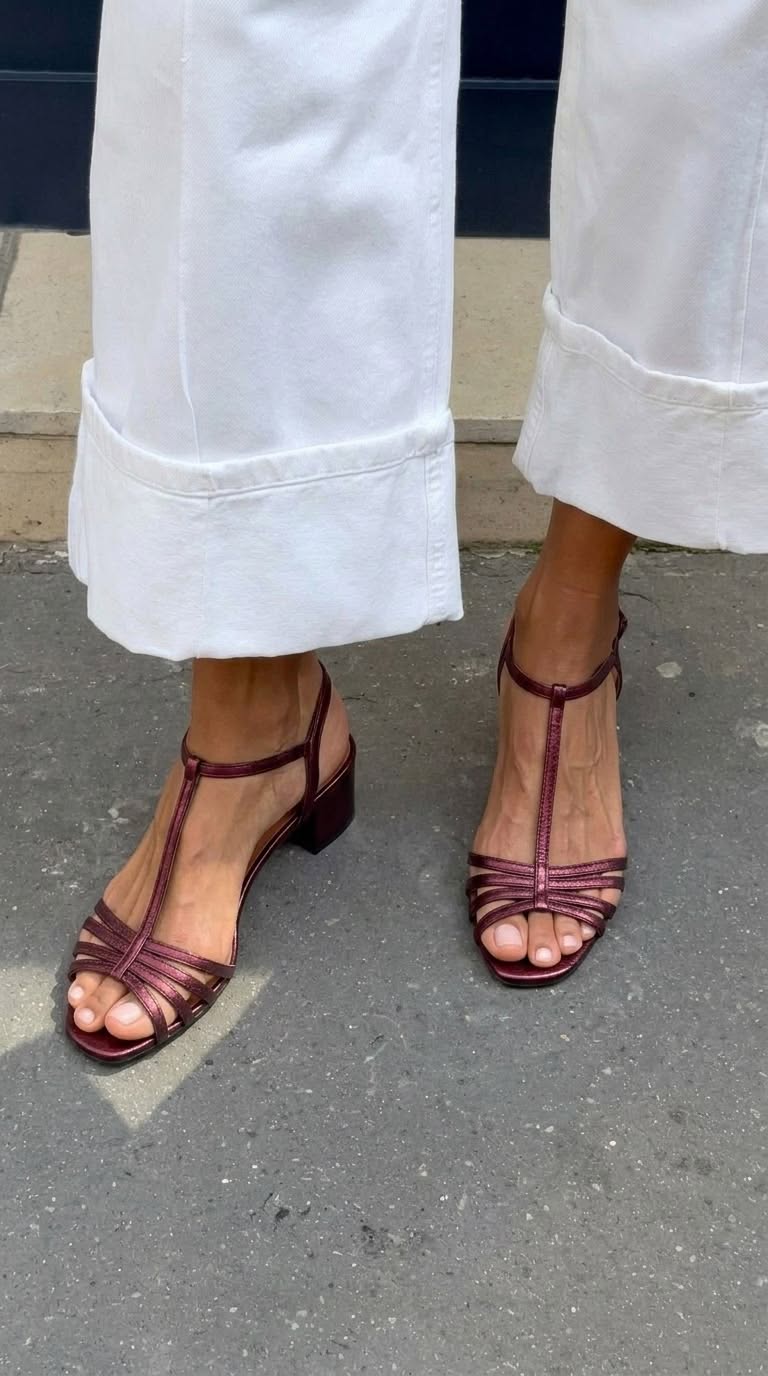 ALEGRE | Sandalias Doradas de Diario