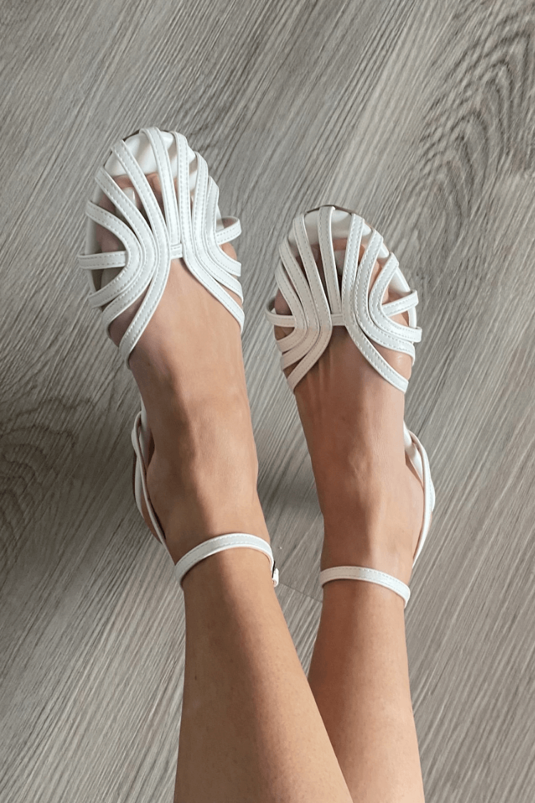 NOELIA | Sandalias Doradas con Bisutería